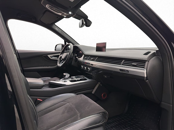 Audi Q7 8 of 30