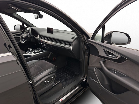 Audi Q7 9 of 30