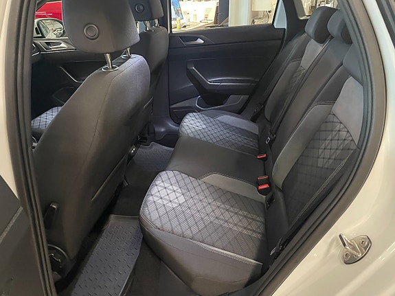 Volkswagen Taigo 10 of 30