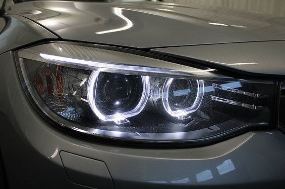 BMW 320d 3 of 5