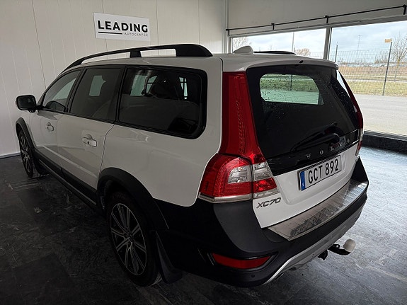 Volvo XC70 2 of 28