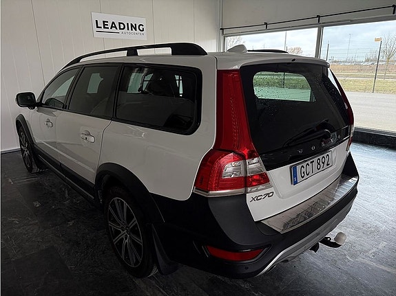 Volvo XC70 2 of 5