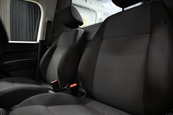 Volkswagen Caddy Maxi 19 of 29