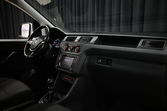 Volkswagen Caddy Maxi 27 of 29