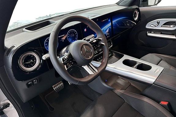 Mercedes-Benz GLB250+ 6 of 12