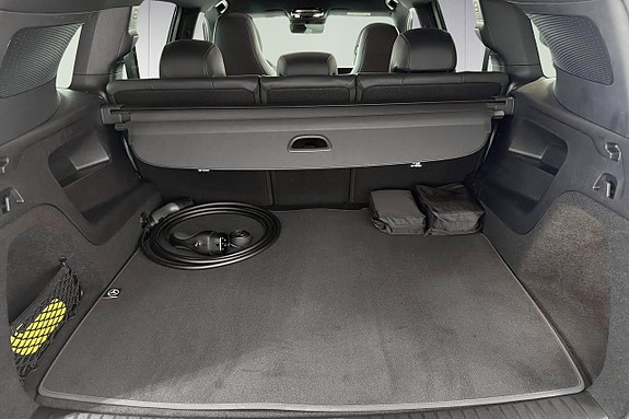 Mercedes-Benz GLB250+ 12 of 12