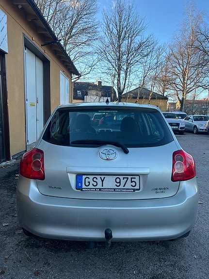 Toyota Auris 4 of 5