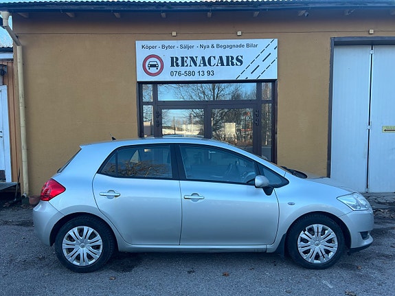 Toyota Auris 3 of 5