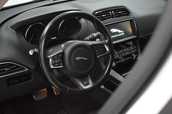 Jaguar F-PACE 14 of 25