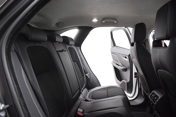 Jaguar F-PACE 23 of 25