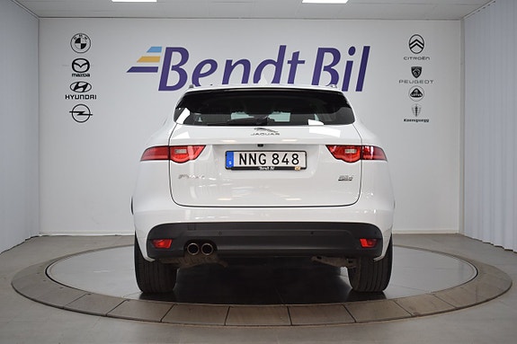 Jaguar F-PACE 7 of 25