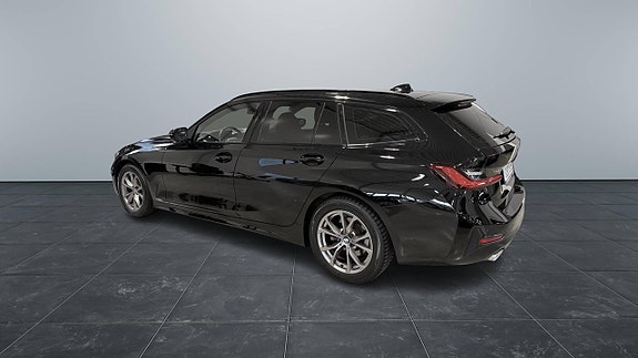 BMW 320 3 of 10