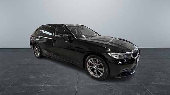 BMW 320 2 of 10