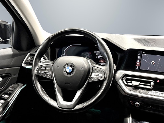 BMW 320 8 of 10