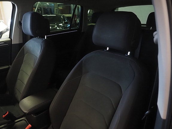 Volkswagen Tiguan 17 of 24