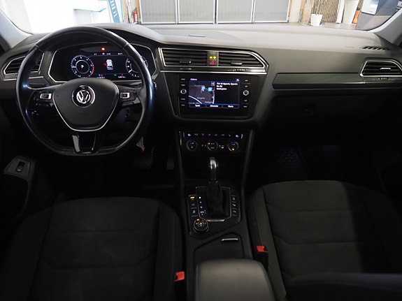 Volkswagen Tiguan 14 of 24