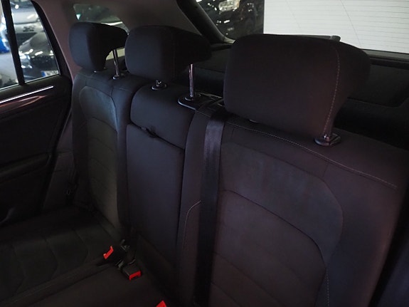 Volkswagen Tiguan 16 of 24