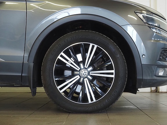 Volkswagen Tiguan 8 of 24