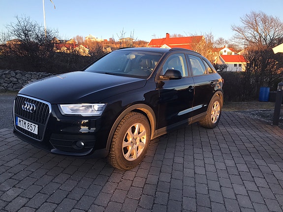 Audi Q3 2 of 5