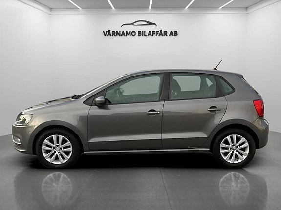 Volkswagen Polo 2 of 5