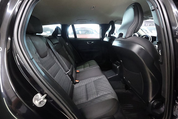 Volvo V60 14 of 22
