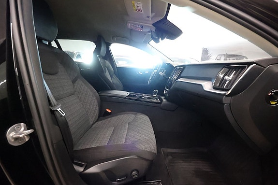 Volvo V60 16 of 22