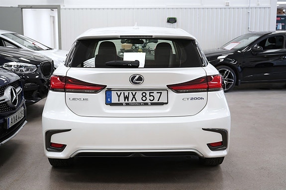 Lexus CT200h 4 of 24