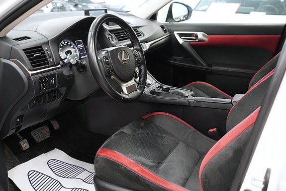 Lexus CT200h 9 of 24
