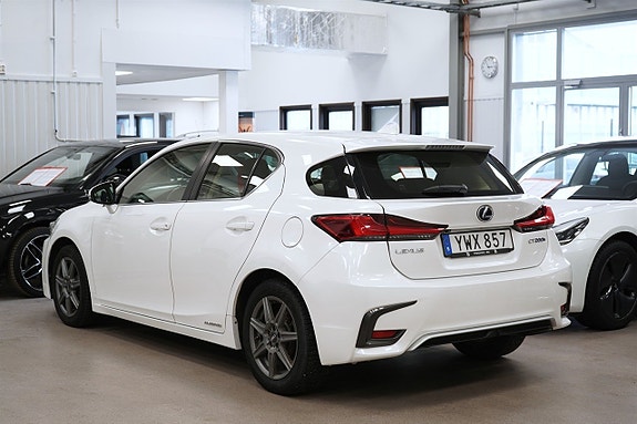 Lexus CT200h 3 of 24