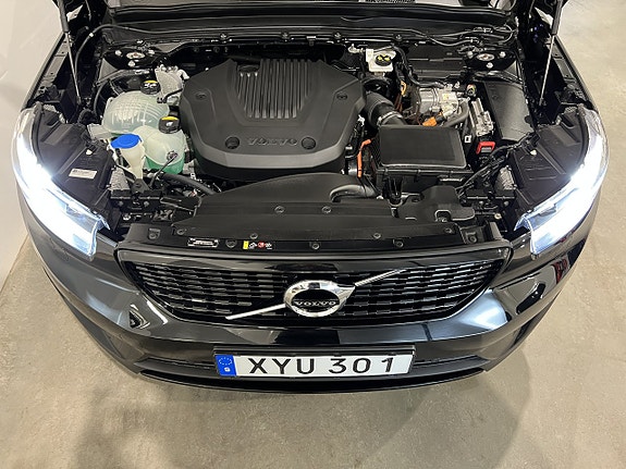 Volvo XC40 13 of 28