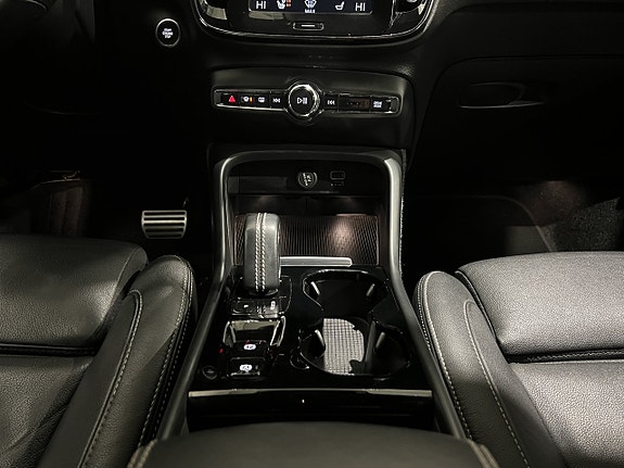 Volvo XC40 18 of 28
