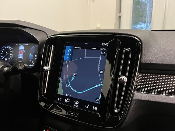 Volvo XC40 20 of 28