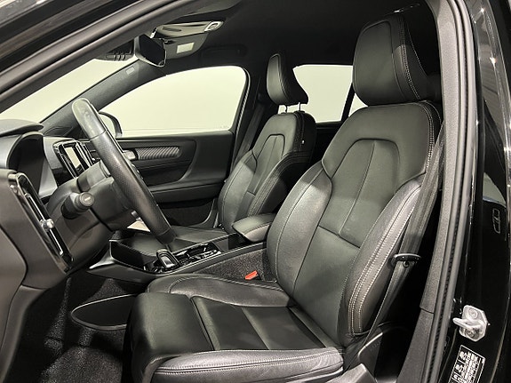 Volvo XC40 7 of 28