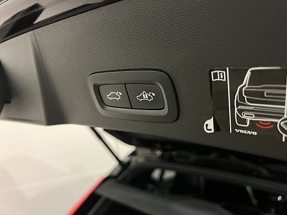 Volvo XC40 12 of 28