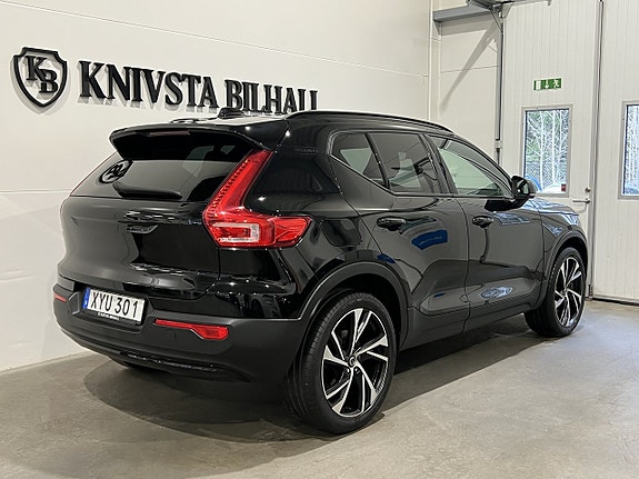 Volvo XC40 4 of 5