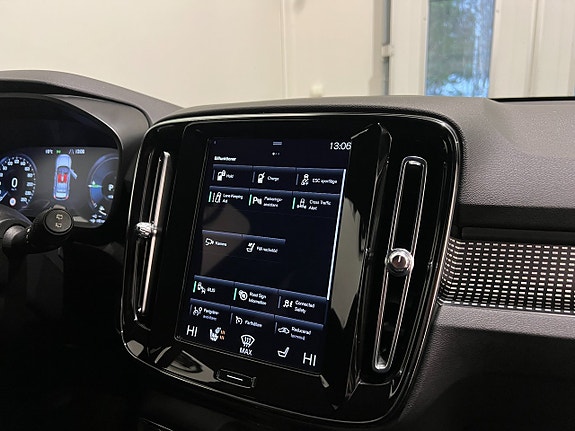 Volvo XC40 22 of 28