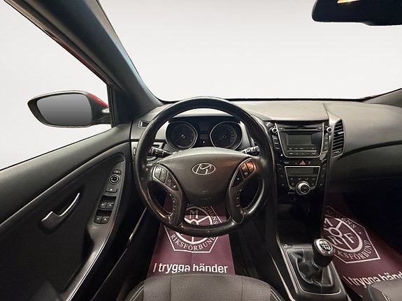 Hyundai i30 12 of 18