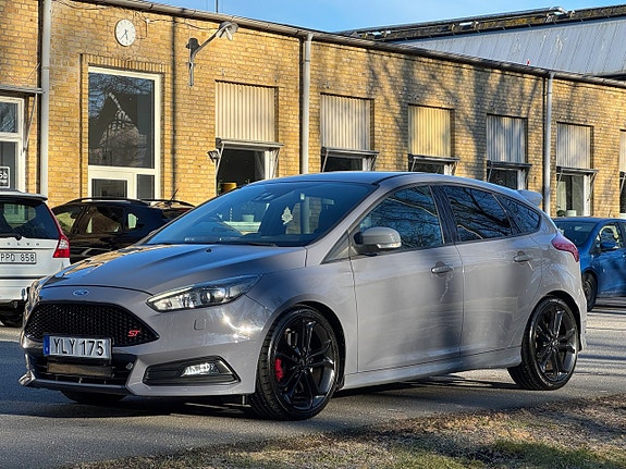 Ford Focus 14 of 26