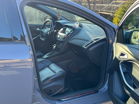 Ford Focus 18 of 26
