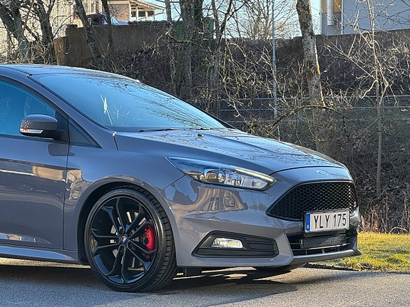 Ford Focus 4 of 5