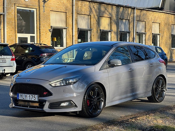 Ford Focus 13 of 26