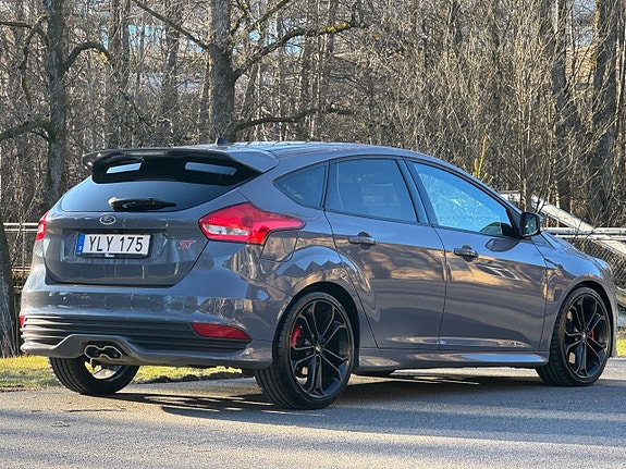 Ford Focus 6 of 26