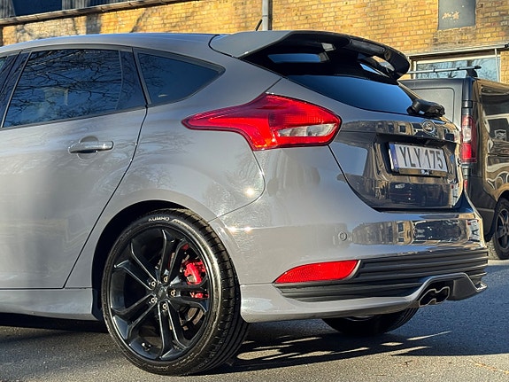 Ford Focus 12 of 26