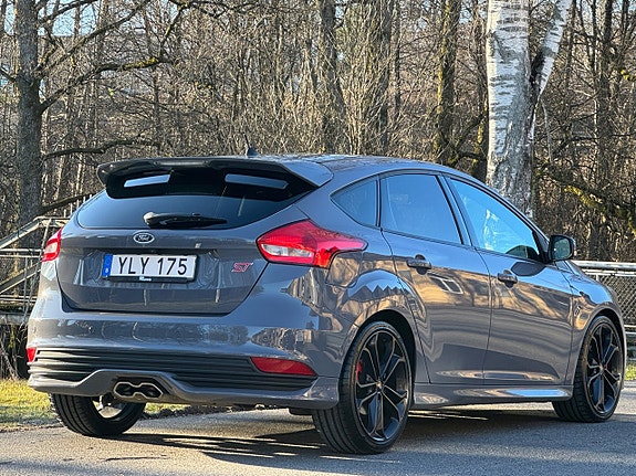 Ford Focus 7 of 26