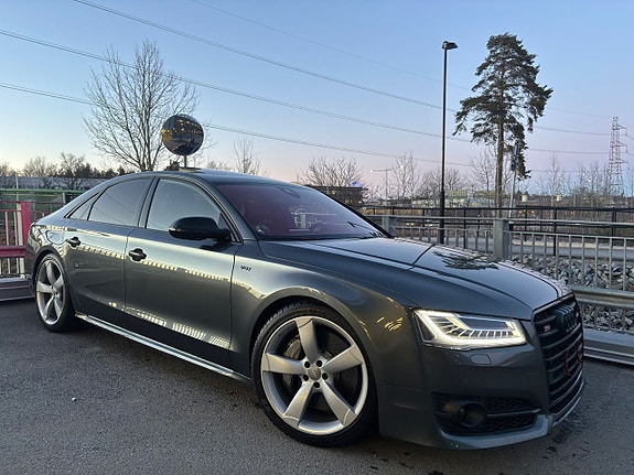 Audi S8