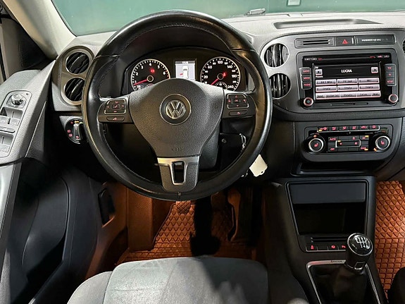 Volkswagen Tiguan 5 of 12