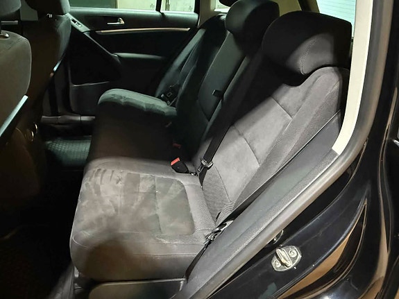 Volkswagen Tiguan 8 of 12