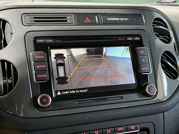 Volkswagen Tiguan 6 of 12