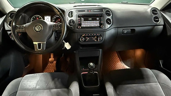 Volkswagen Tiguan 3 of 12