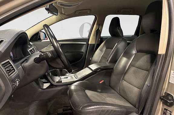 Volvo V70 3 of 17